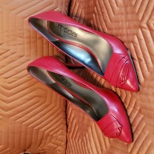 Rosette Detail Pointed Toe Leather Pumps